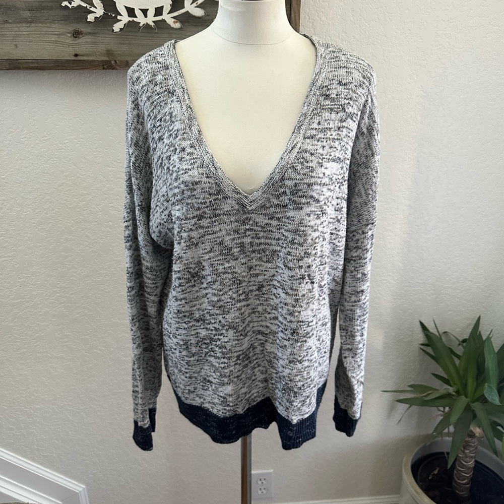 rag & bone navy and Gray V-Neck knit Sweater ladies Large